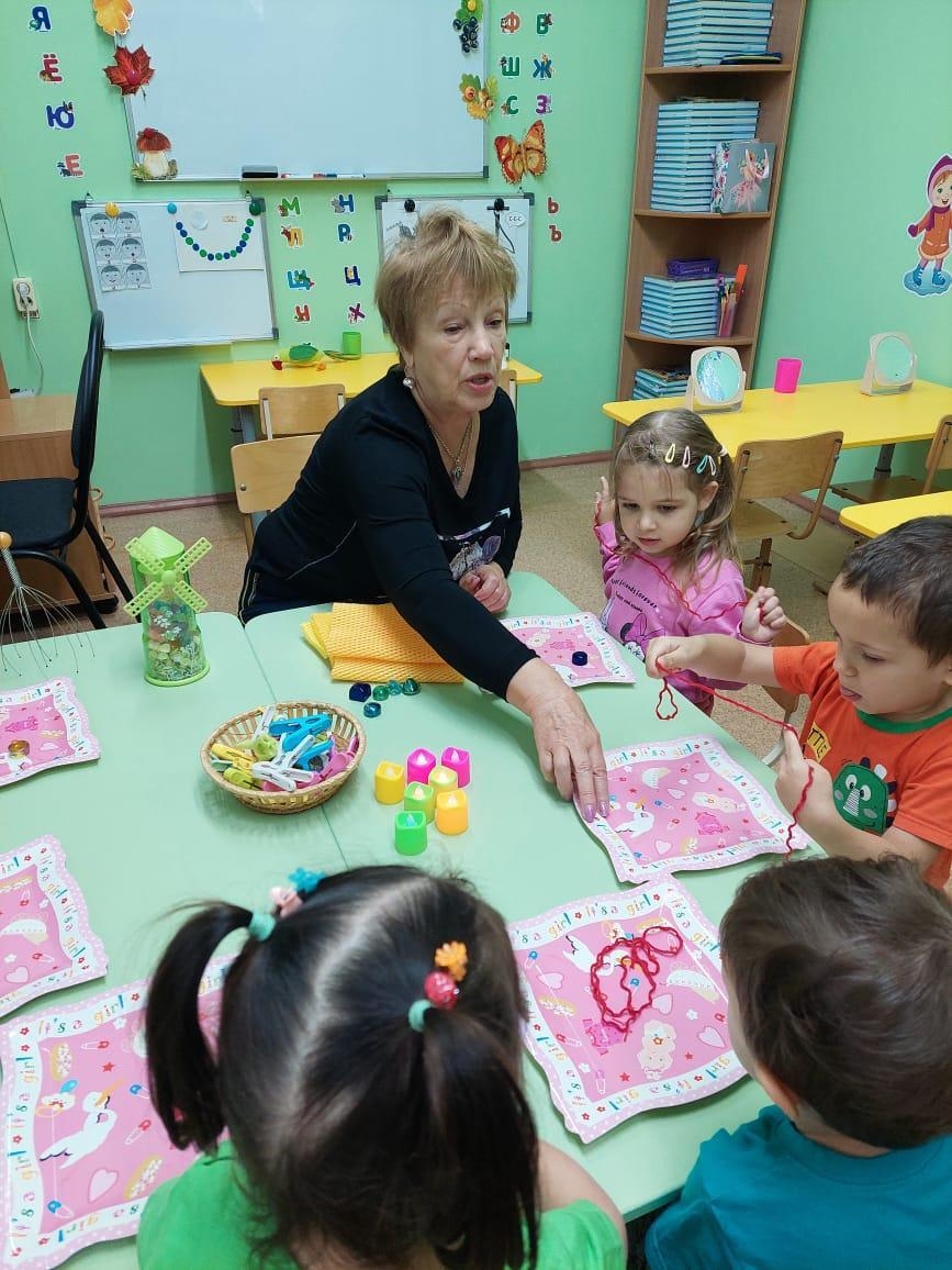 Логопед Холмогорова Людмила Владимировна.